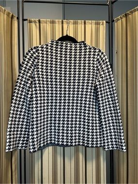 Houndstooth sweater